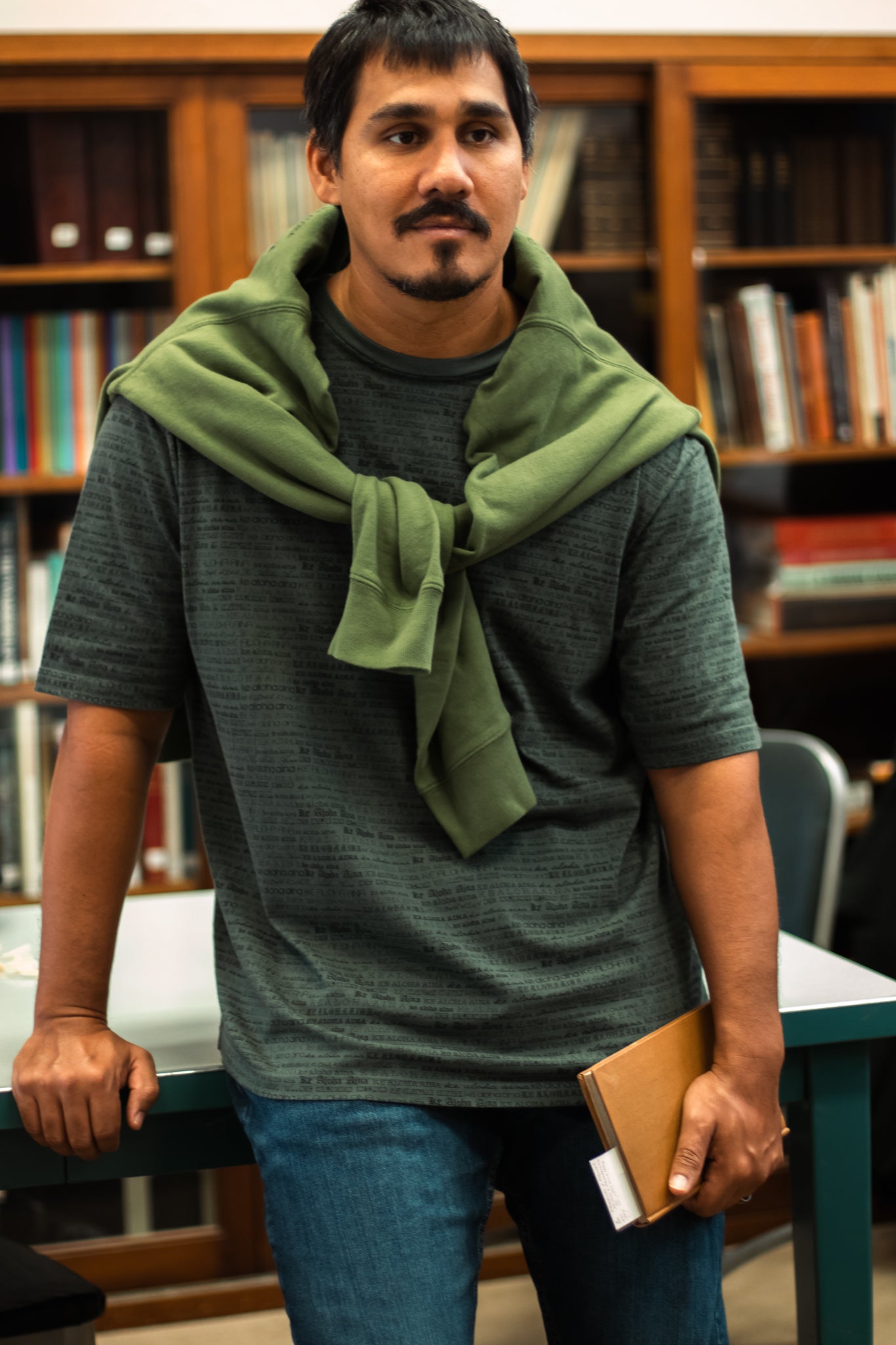 Ke Aloha 'Āina | Kāne Oversized Tee - dark green