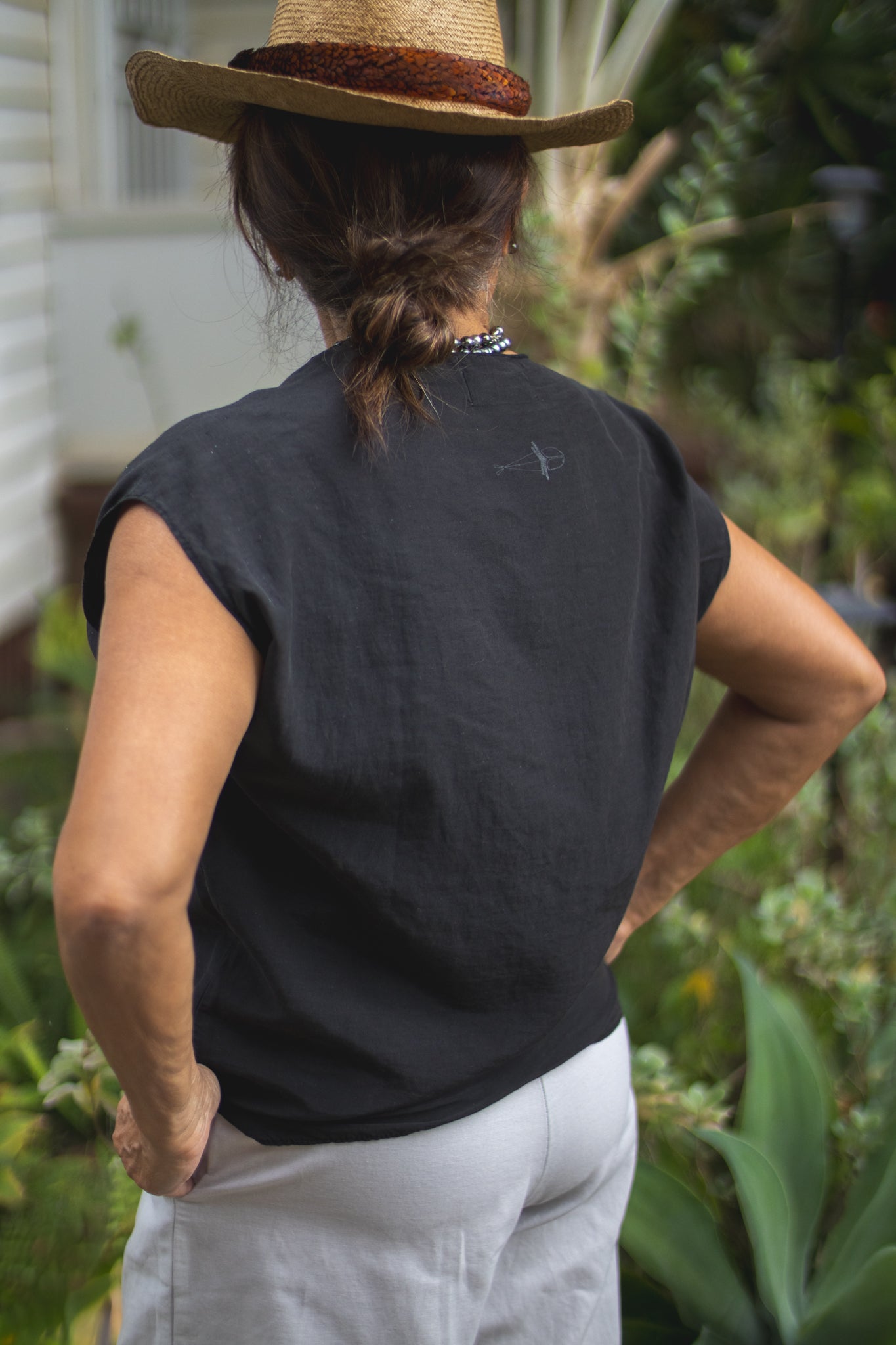 Pilialo | Sleeveless top - black