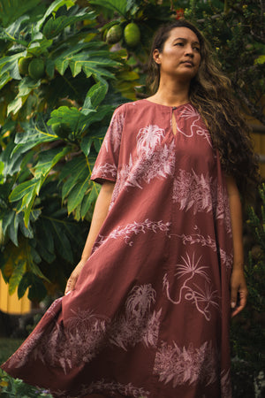 Kuahu | Keyhole long dress - brick red