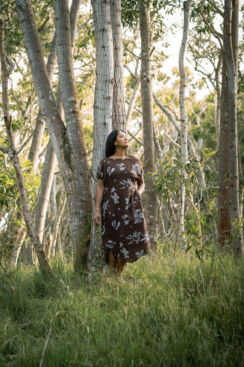 ʻIliahi | Linen Cinched Sleeve Maxi Dress - brown
