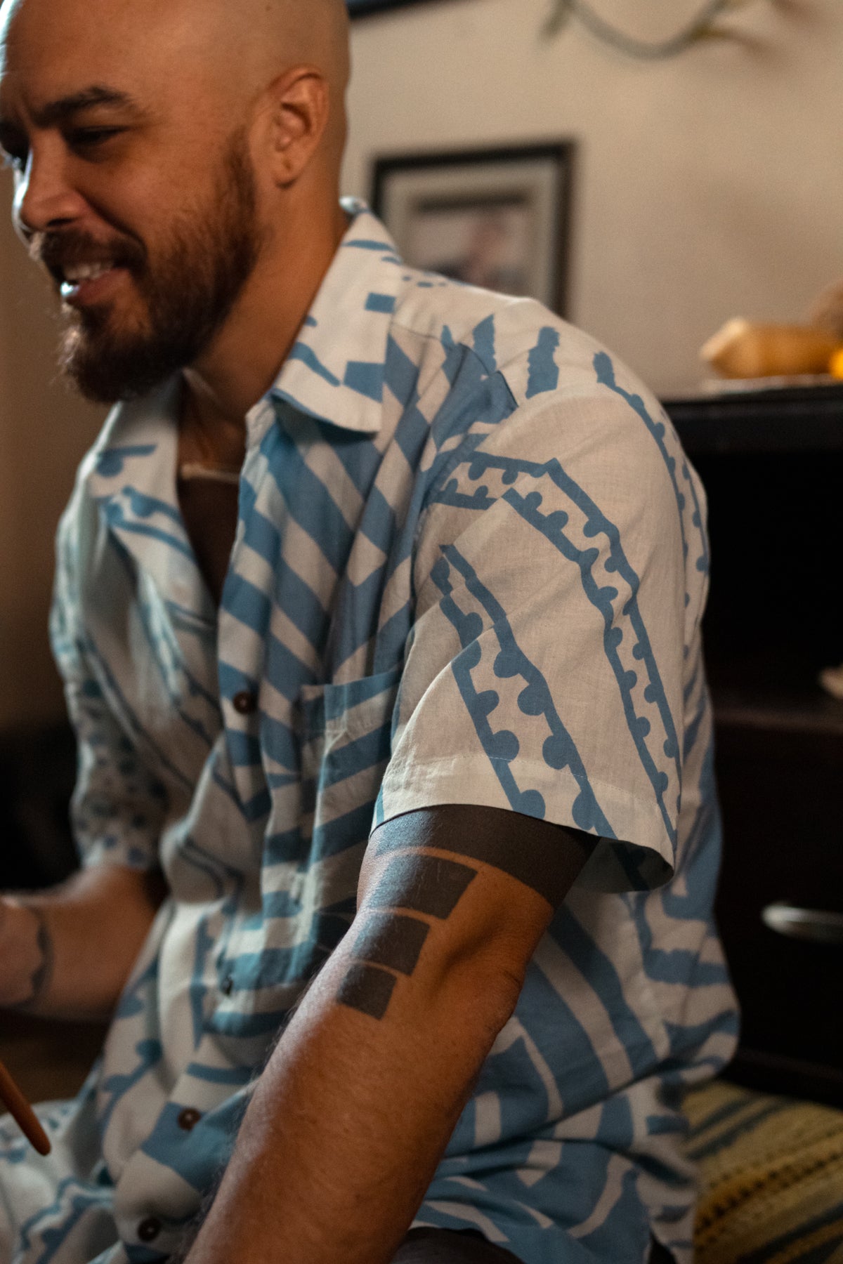 Kīkākapu | Button-down Aloha Shirt - ice blue