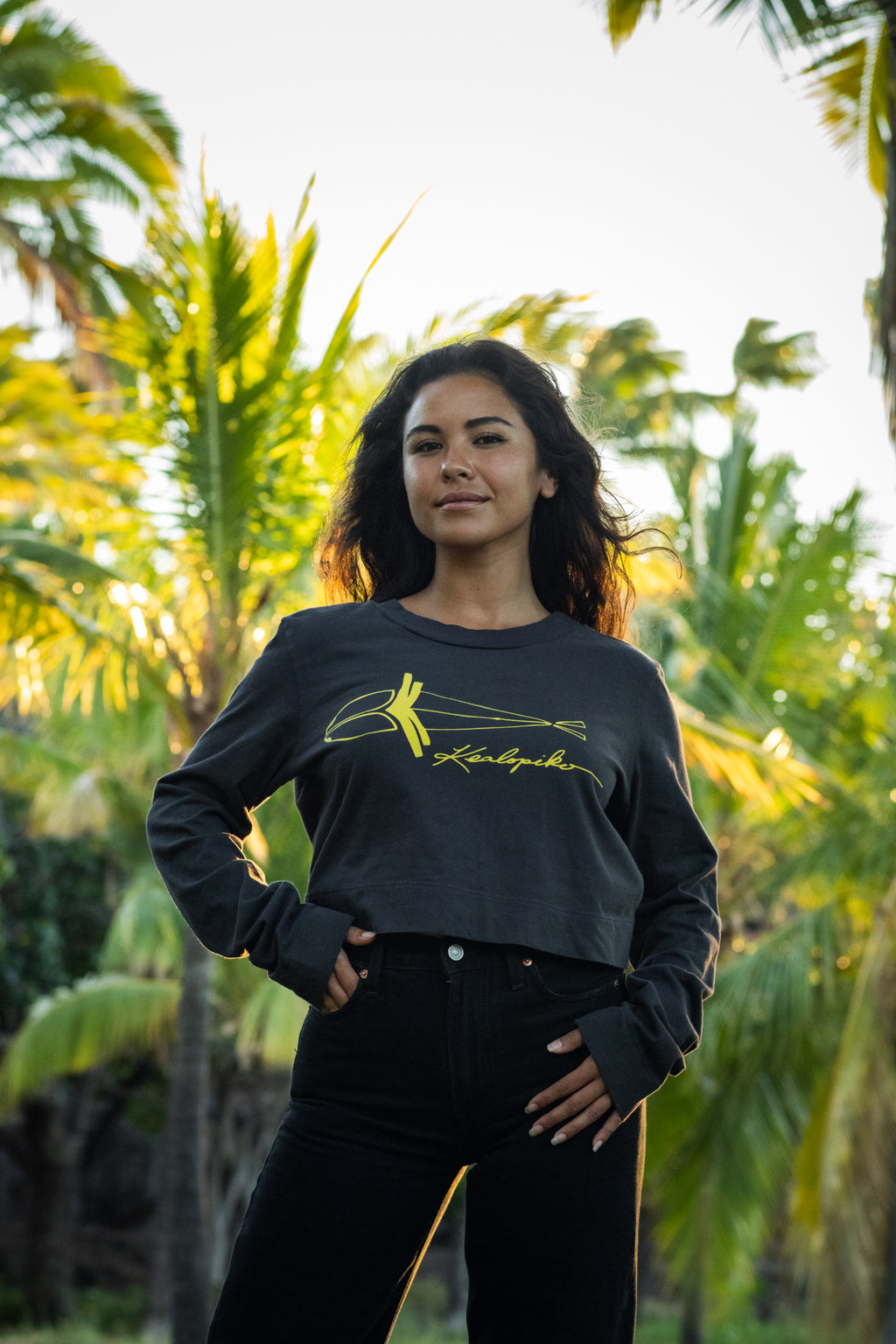 Moi Logo | Cropped Longsleeve Tee - charcoal